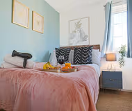 Petworth House - Close to CMK - Parking & Garden