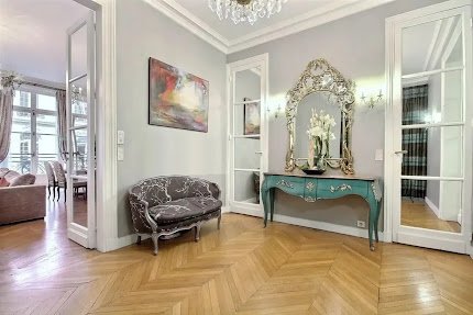 LIVE THE URBAN LIFESTYLE YOU CRAVE AT CHAMPS ELYSEES