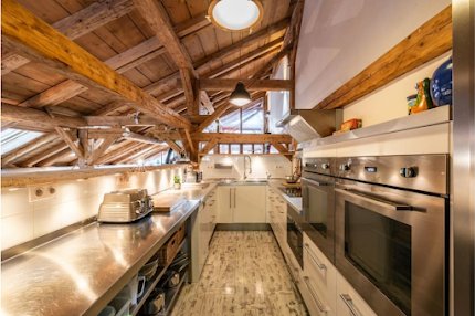 TRADITIONAL LUXURY ALPINE CHALET IN MORZINE