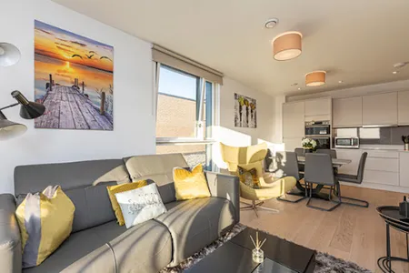 3 bed 2 bath Colindale