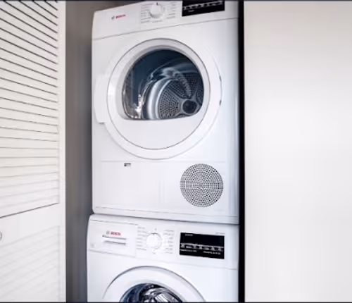 E Delaware Pl Serviced Apartment