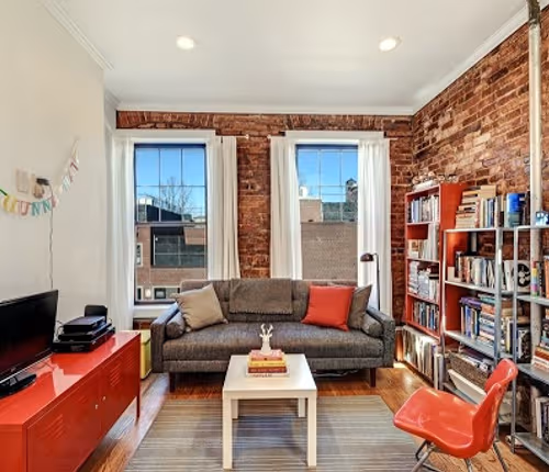 Bedford-Stuyvesant Brooklyn Furnished Apartment living room