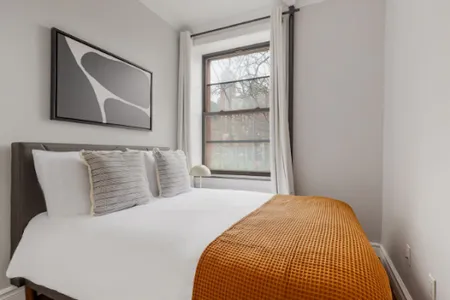E 35th Street Serviced Apartment