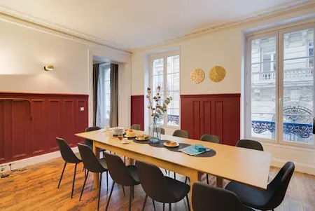 A  200M2 JEWEL IN CHAMPS ELYSEES