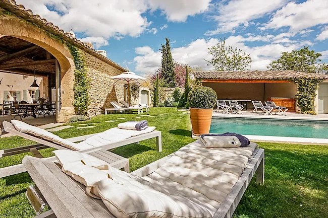Quintessential Provencal Villa in the Hamlet of Maubec