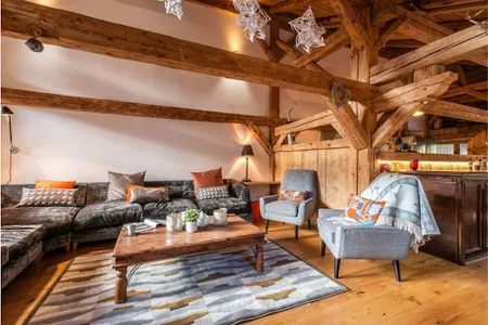 TRADITIONAL LUXURY ALPINE CHALET IN MORZINE