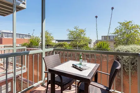 Oaks Sydney Goldsbrough Suites