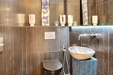 A SIGNAURE LUXURY ON CHAMPS DE MARS ALMA MARCEAU