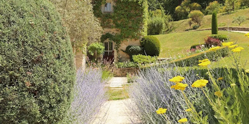 Gorgeous Provencal Mas Near Lacoste