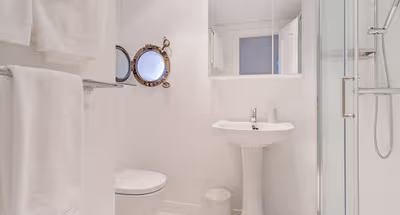 Bathroom at Splendom Housing Lagasca