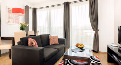 Escala Hotel & Suites III