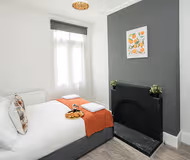 Pleasant 6 Bed house in heart of Croydon