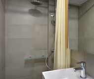 Gilman's Bazaar Apartments, Central