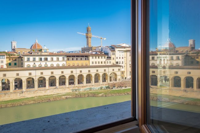 EXCEPTIONAL FLORENCE SKYLINE VIEWS-PONTE VECCHIO