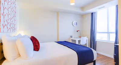 The College Studio At Simcoe St Apartment