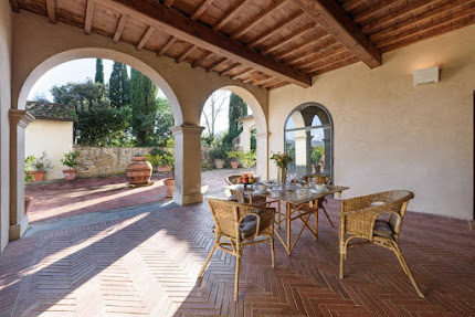 CLASSIC TUSCAN VILLA WITH SWIMMING POOL AND GARDEN