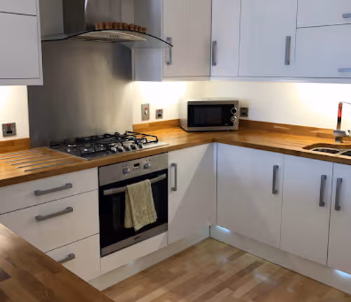 Full kitchen at Park Avenue