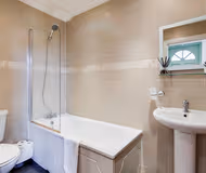 Bathroom at Tooting High Street