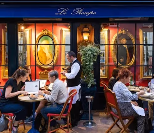 RUE CHERCHI MIDI-COBBLED COURTYARDS, FLOWER AND TREE FILLED INTERLUDES