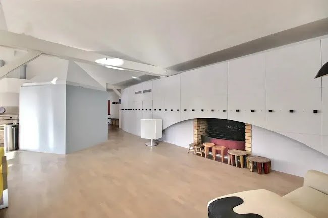 TRUE LUXURY IN MARAIS EXTRAVAGANZA