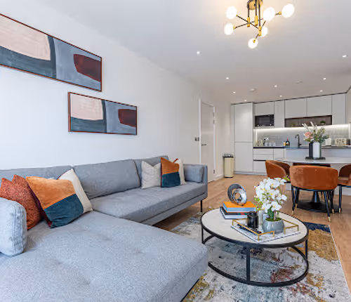 3 bed 3 bath Colindale