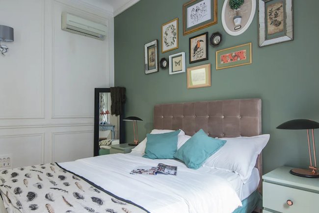 AN ELEGANT SPACE OF 160M2 IN CHAMPS ELYSEES