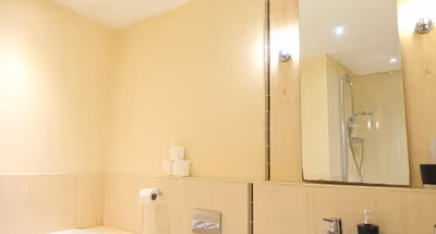 Hampton Court 1 beds with terrace