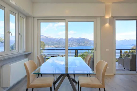 6 Bedroom in the stunning town of Stresa