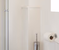 Luxury en-suite bathroom at Northleigh House, Furzton