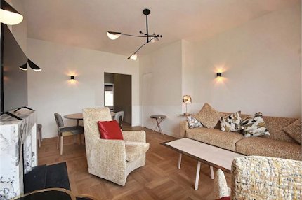 100M2 TOP FLOOR TRIANGLE D'OR AVENUE MONTAIGNE