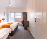 Contemporary 2Bedroom/2Bathroom Apartment in Harwoods Road
