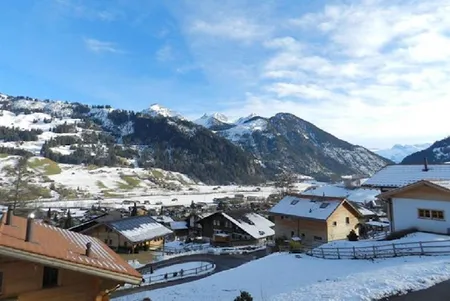 A Private 220 sqm Family Chalet With Views Of Rinderberg
