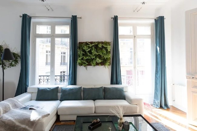 165M2 LAVISH ABODE-AVE MONTAIGNE & CHAMPS ELYSEES