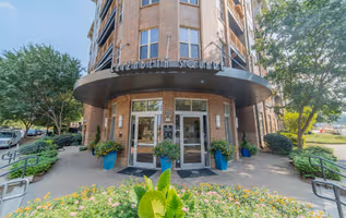 Elizabeth Square Apartments