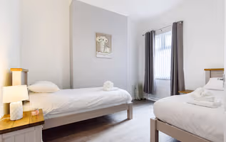 Handpost Lodge - Superb