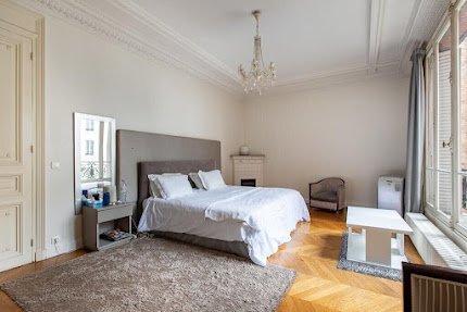 A 220SQM HAUSSMANN JEWEL ON THE CROWN OF CHAMPS ELYSEES