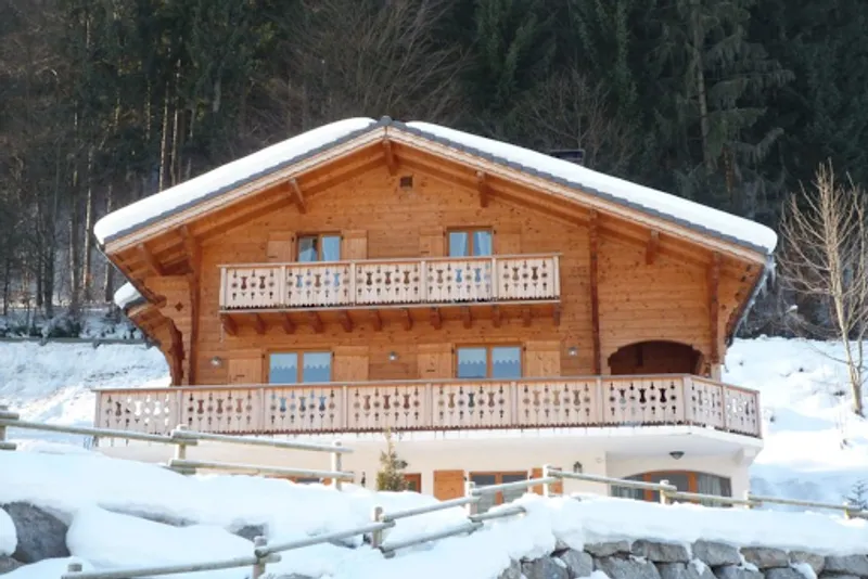 BREATHTAKING VIEWS, OVERLOOKING THE SKI RESORT-LUXURY CHALET IN MORZINE