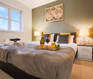 Central 4 Bedroom House with Free Parking,  Free Wifi, SmartTV and Garden by Yoko Property