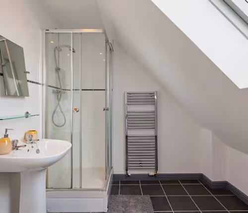 Xclusive Serviced apartment at The Leyburn Road, Near Airport