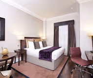 fs-queesnagate-studeluxe-bedroom