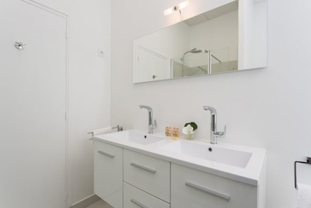 Fully furnished bathroom at SENTIER SERVICED APARTMENT
