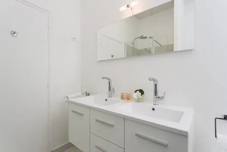 Fully furnished bathroom at SENTIER SERVICED APARTMENT
