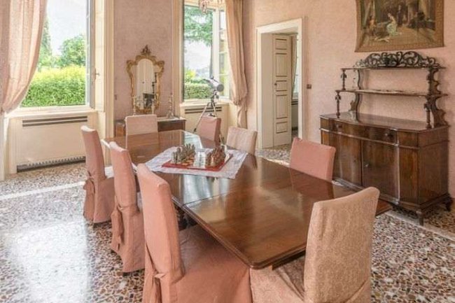 LAKE COMO HISTORIC LUXURY VILLA- 1200M2 OF PURE SPLEDOUR