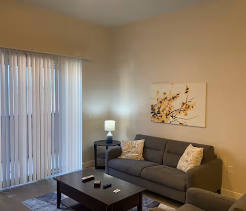 Highland Dr. Street Serviced Apartment