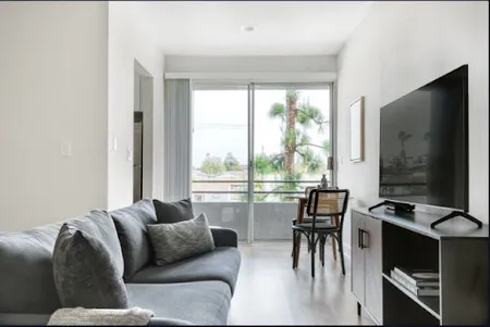 N Normandie Ave Serviced Apartments