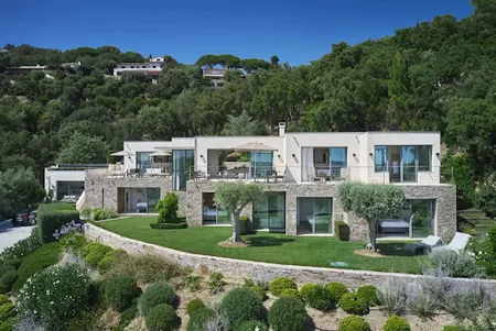 A STUNNING 380m2 MEDITERRANEAN SEA VIEW VILLA