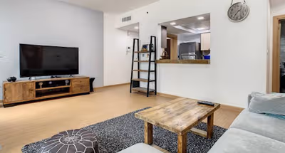 Stunning Blakely Tower Apartment