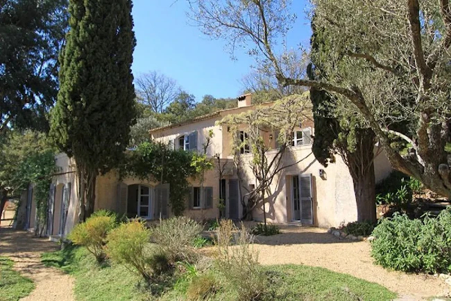 A Villa in Grimaud With Beautiful Terraces