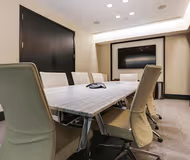 Mitchell Pl,  Apartment