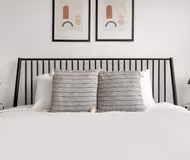 N Milwaukee Ave Serviced Apartment